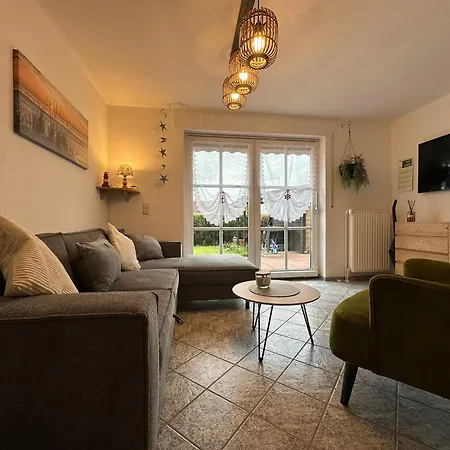 Holiday home Carolinensieler-koje -- Nordsee-ferienhaus Mit Charme In Altfunixsiel *